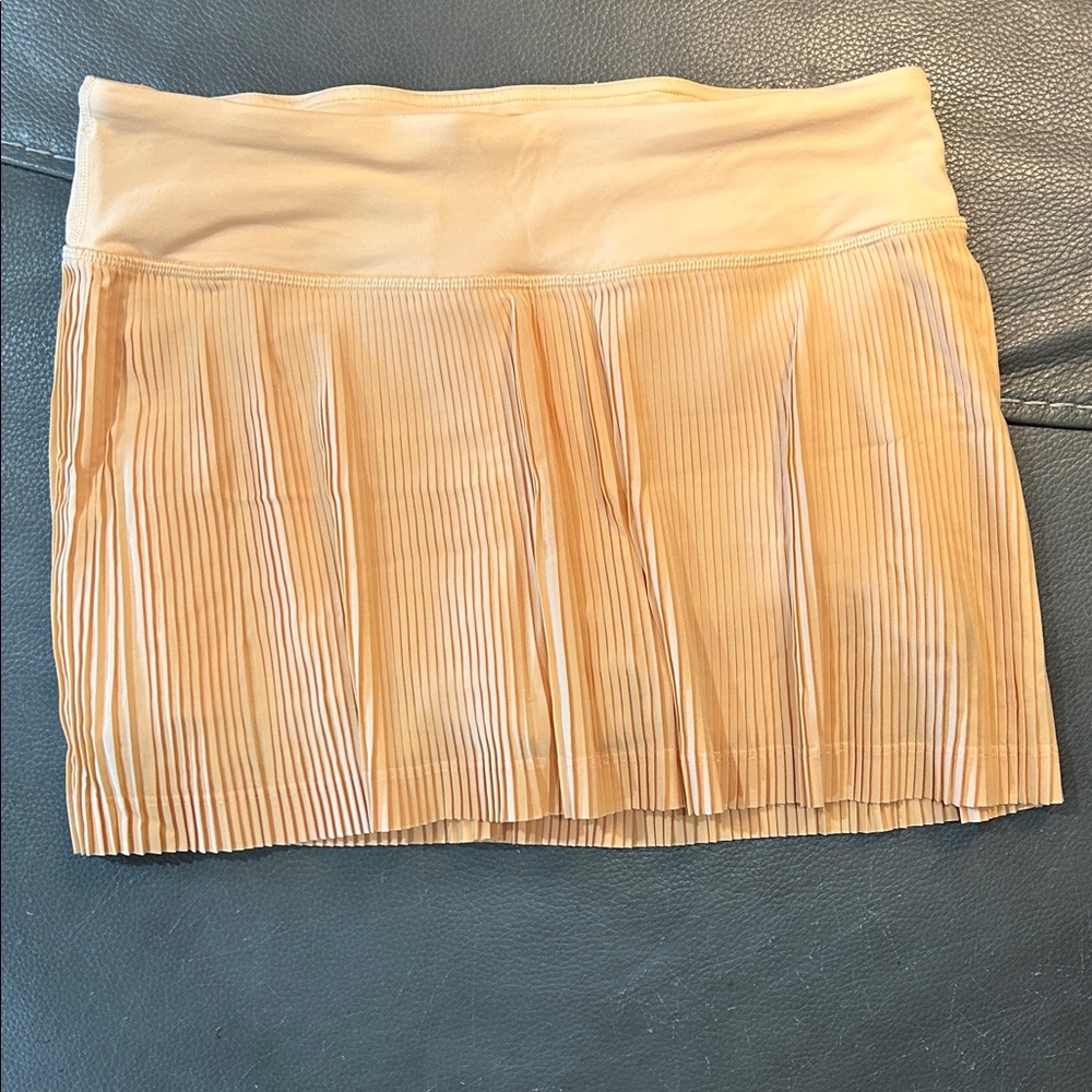 Lululemon Pleat to Street Mid-Rise Skirt in Summer Glow. Waist 28” - Picture 4 of 6